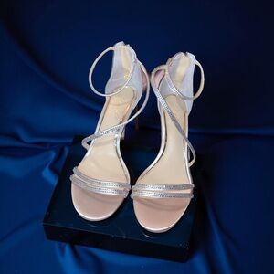 Jewel Bagley Mishka, champagne size 6.5 Strappy High Heels with back zipper